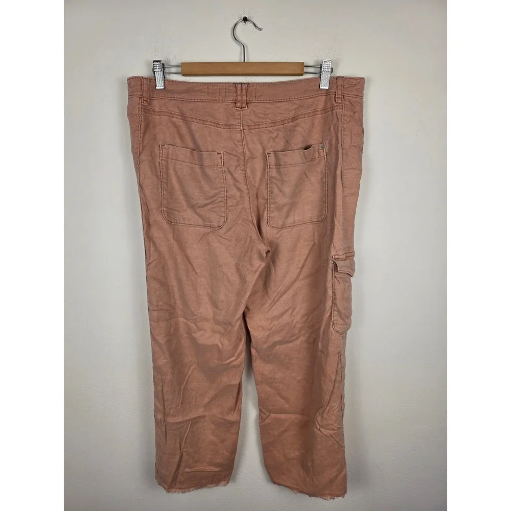 Hei Hei Dusty Pink Cargo Cropped‎ Pants Distressed Frayed Hem Size 32